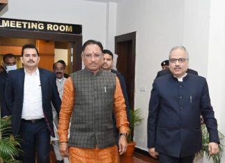 मुख्यमंत्री विष्णु देव साय ने आज नवा रायपुर, अटल नगर स्थित न्यू सर्किट हाउस में छत्तीसगढ़ उच्च न्यायालय के मुख्य न्यायाधिपति रमेश सिन्हा जी से सौजन्य मुलाकात की