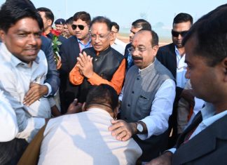मुख्यमंत्री विष्णु देव साय का धर्म नगरी राजिम में आत्मीय स्वागत