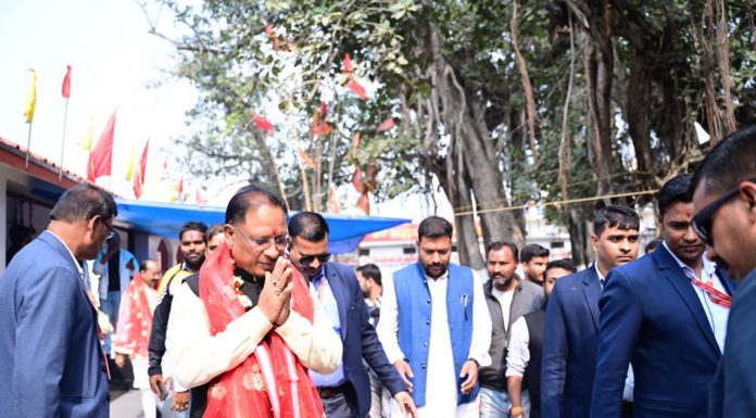 मुख्यमंत्री विष्णुदेव साय ने आज अम्बिकापुर पहुंच कर मां महामाया मंदिर में विधिवत पूजा अर्चना कर माँ महामाया का आशीर्वाद लिया