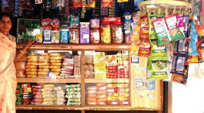 डेली नीड्स की दुकान से सुनीता को प्रतिदिन 500 से 700 रूपये की हो रही आमदनी