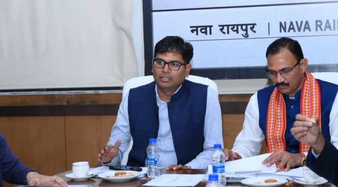 वित्त मंत्री ओपी चौधरी ने की स्वास्थ्य विभाग की बजट समीक्षा