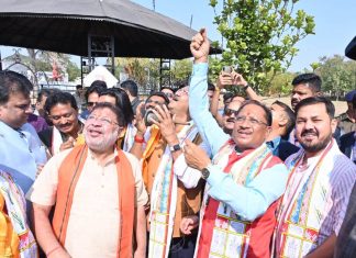 मुख्यमंत्री विष्णु देव साय ने पतंग उड़ाकर ‘पतंग उत्सव‘ का किया शुभारंभ