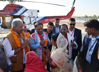 मुख्यमंत्री का तातापानी पहुंचने पर हुआ भव्य स्वागत