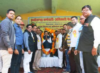 योजनाओं के क्रियान्वयन में शासकीय अधिकारियों व कर्मचारियों की अहम भूमिका
