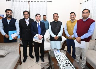 मुख्यमंत्री विष्णुदेव साय से दक्षिण पूर्व मध्य रेलवे के जीएम और डीआरएम रायपुर ने की सौजन्य भेंट