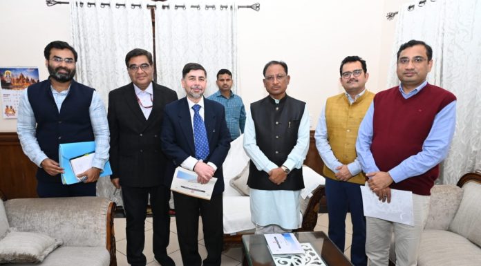 मुख्यमंत्री विष्णुदेव साय से दक्षिण पूर्व मध्य रेलवे के जीएम और डीआरएम रायपुर ने की सौजन्य भेंट