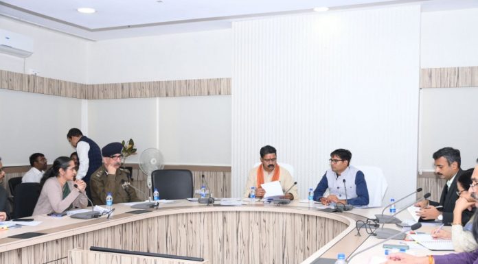 उपमुख्यमंत्री विजय शर्मा एवं वित्त मंत्री ओपी चौधरी ने की विभागीय बजट की समीक्षा