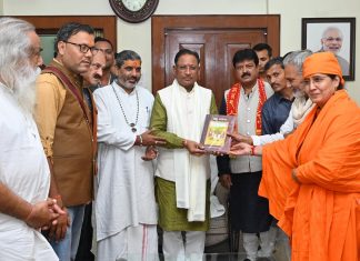मुख्यमंत्री श्री साय से भारतीय गौ क्रांति मंच शाखा छत्तीसगढ़ के प्रतिनिधिमंडल ने की सौजन्य मुलाकात