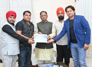 मुख्यमंत्री से छत्तीसगढ़ वेटरन क्रिकेट एसोसिएशन के प्रतिनिधिमंडल ने की सौजन्य मुलाकात