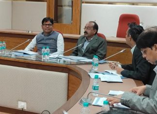 उपमुख्यमंत्री अरूण साव एवं वित्त मंत्री ओपी चौधरी ने की विभागीय बजट की समीक्षा