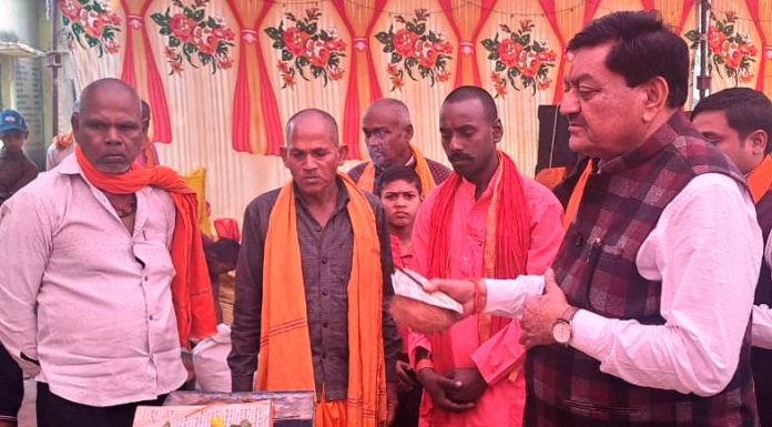 श्री बघेल मोहतरा के राम मंदिर दर्शन करके प्रदेश की खुशहाली की कामना की