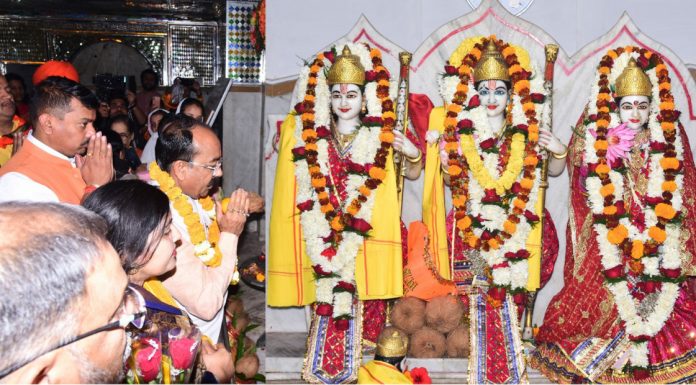 उप मुख्यमंत्री अरुण साव ने रामलला की प्राण-प्रतिष्ठा के अवसर पर श्रीराम मंदिर में की पूजा-अर्चना