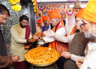 संस्कृति मंत्री बृजमोहन अग्रवाल ने आज श्री रामलला के प्राण प्रतिष्ठा के अवसर पर राजधानी रायपुर के विभिन्न धार्मिक स्थलों में की पूजा-अर्चना