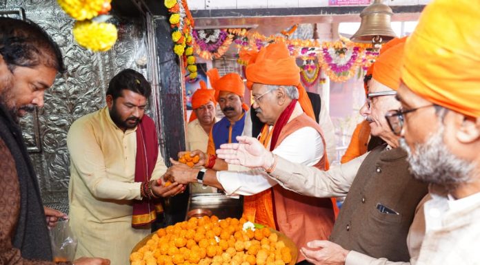 संस्कृति मंत्री बृजमोहन अग्रवाल ने आज श्री रामलला के प्राण प्रतिष्ठा के अवसर पर राजधानी रायपुर के विभिन्न धार्मिक स्थलों में की पूजा-अर्चना