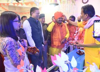 विधायक और आधिकारियों सहित नगरवासियों नें किया मानस गायन का श्रवण