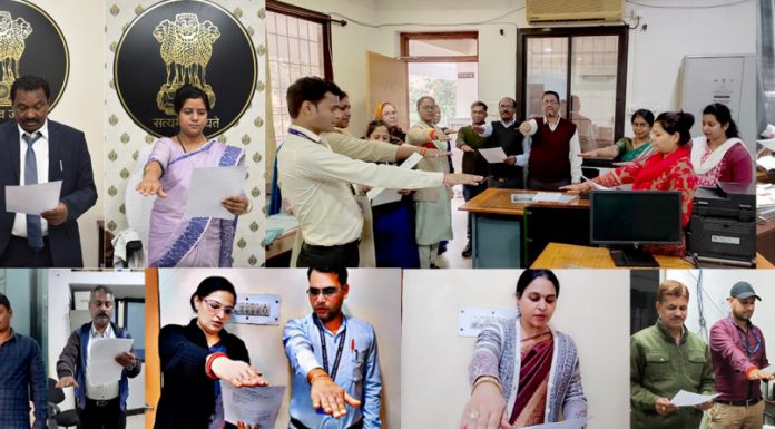 राजभवन के अधिकारियों एवं कर्मचारियों ने ली राष्ट्रीय मतदाता दिवस की शपथ
