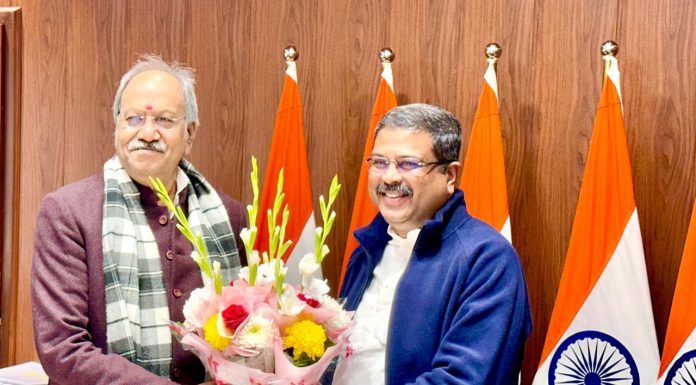 केंद्रीय मंत्री से छत्तीसगढ़ के सभी जिलों में नवोदय व केंद्रीय विद्यालय शुरू करने का अनुरोध