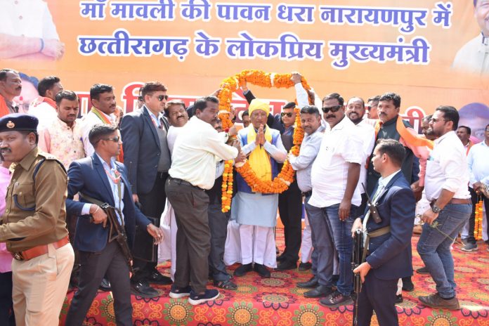 Warm welcome to Chief Minister Vishnu Dev Sai on his first arrival in Narayanpur district.