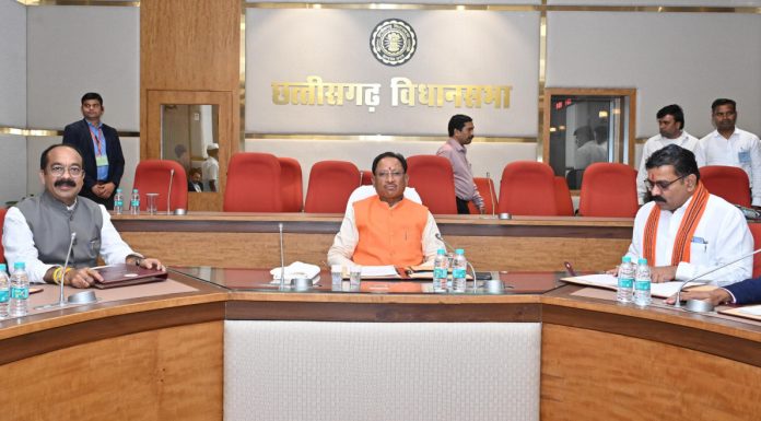 मुख्यमंत्री विष्णु देव साय की अध्यक्षता में विधानसभा के मुख्य समिति कक्ष में कैबिनेट की बैठक शुरू