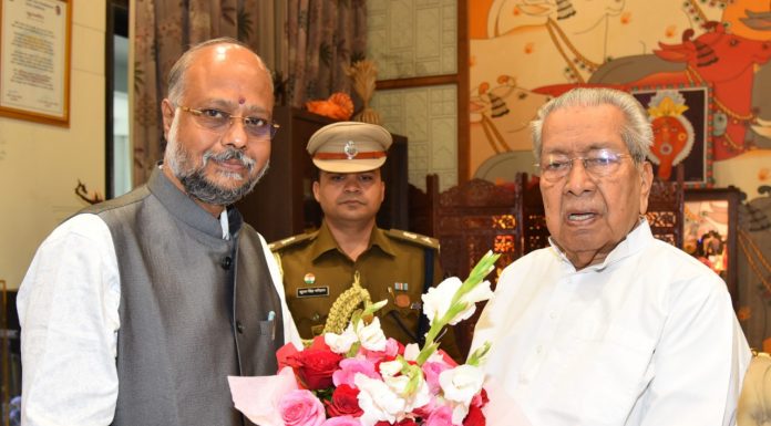 राज्यपाल हरिचंदन से छत्तीसगढ़ के महाधिवक्ता ने की सौजन्य भेंट