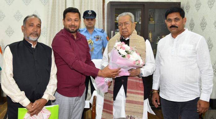 राज्यपाल हरिचंदन से पटनायक ने सौजन्य भेंट की