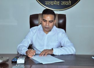 राज्यपाल के नव नियुक्त सचिव यशवंत कुमार ने कार्यभार ग्रहण किया