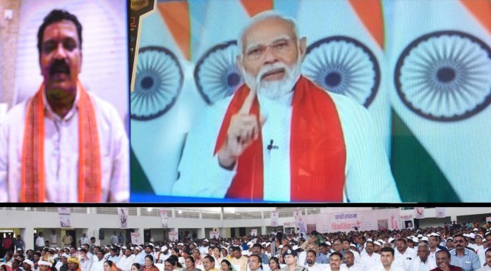 प्रधानमंत्री नरेन्द्र मोदी ने विकसित छत्तीसगढ़ की परिकल्पनाओं को साकार करते हुए राज्य के 34,427 करोड़ रूपए की 10 परियोजनाओं का किया लोकार्पण और शिलान्यास