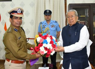 राज्यपाल हरिचंदन से पुलिस अधीक्षक ने सौजन्य मुलाकात की