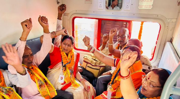 यात्रियों ने कहा, अयोध्या धाम के दर्शन करना बहुत सौभाग्य की बात