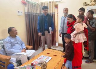 मुख्यमंत्री ने सिकलसेल से जूझ रहे आयुष और आयुषि की सहायता के लिए बढ़ाया हाथ