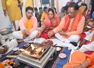 मुख्यमंत्री विष्णु देव ने राजधानी रायपुर स्थित सिविल लाइन निवास में शिफ्ट होने के पूर्व की पूजा अर्चना