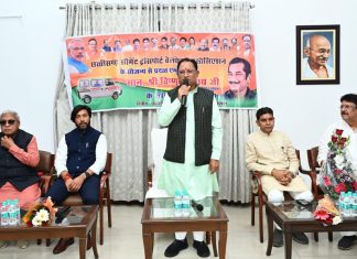 30 बरस के राजनीतिक जीवन में अनेक लोगों का इलाज कराया, जो आनंद इस काम में वो कहीं नहीं