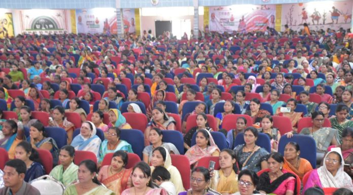 महतारी वंदन योजना जिले की 2 लाख 58 हजार 633 महिलाओं को मिला लाभ