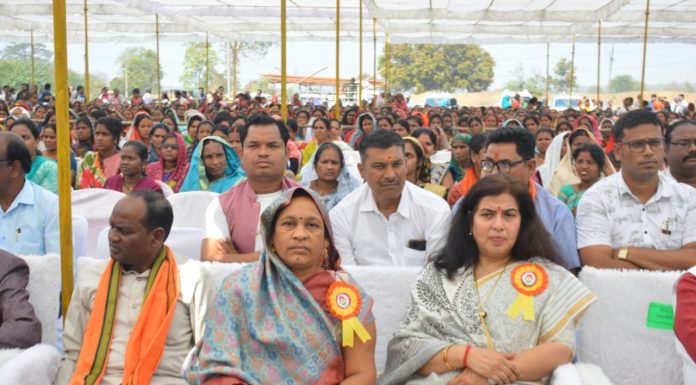 प्रधानमंत्री नरेन्द्र मोदी ने महिलाओं को खाते में भेजी महतारी वंदन योजना की राशि, महिलाओं में खुशी का माहौल