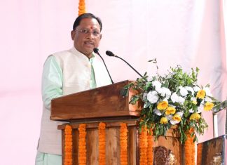 मुख्यमंत्री विष्णु देव साय ने रेल परियोजनाओं के लोकार्पण, भूमिपूजन कार्यक्रम को संबोधित करते हुए