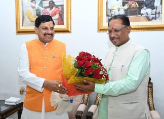 मुख्यमंत्री श्री साय से मध्यप्रदेश के मुख्यमंत्री डॉ. यादव ने की सौजन्य मुलाकात