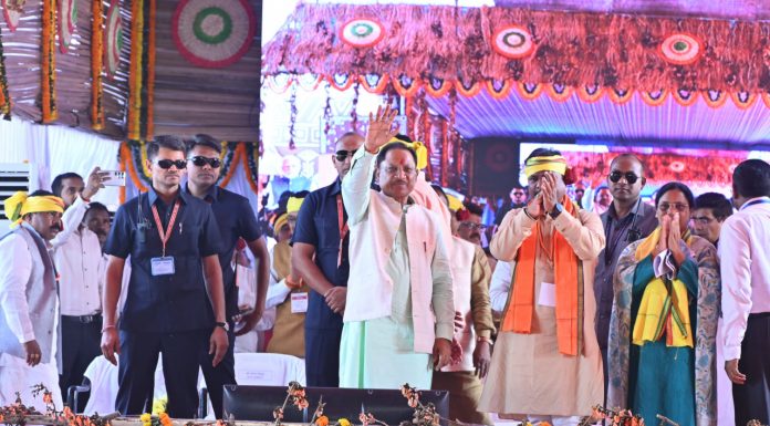 जंगल जतरा कार्यक्रम-2024 : मुख्यमंत्री विष्णु देव साय बस्तर संभाग स्तरीय प्राथमिक लघु वनोपज समितियों और संयुक्त वन प्रबंधन समितियों का महासम्मेलन में पहुंचे