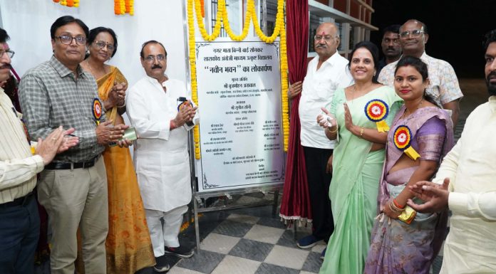 मंत्री बृजमोहन अग्रवाल ने रायपुर दक्षिण में करोड़ों की लागत से बने निर्माण कार्यों का किया लोकार्पण