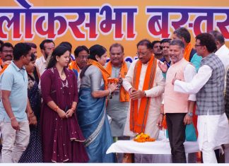 मुख्यमंत्री विष्णु देव के सामने कांग्रेस की महापौर सहित 1500 लोगों ने किया भाजपा प्रवेश