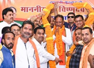 पचास से ज्यादा समाज के प्रमुखों से मिले सीएम, मांगा समर्थन