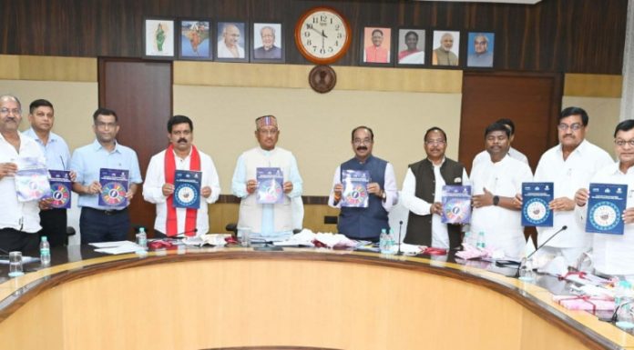 मुख्यमंत्री विष्णु देव साय ने राज्य नीति आयोग द्वारा तैयार ’एसडीजी डिस्ट्रिक्ट प्रोग्रेस रिपोर्ट, 2023’ एवं ’एसडीजी स्टेट प्रोग्रेस रिपोर्ट, 2023’ का किया विमोचन