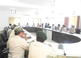 बारनवापारा अभ्यारण्य एवं सीमावर्ती वनक्षेत्र में विचरण कर कर रहे बाघ की सुरक्षा एवं मॉनिटरिंग को लेकर प्रधान मुख्य वन संरक्षक (व.प्रा.) एवं वन्यप्राणी अभिरक्षक की अध्यक्षता में बैठक संपन्न