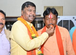 बस्तर की जनता नरेंद्र मोदी जी के साथ, भाजपा ने काँग्रेस को उखाड़ फेंका