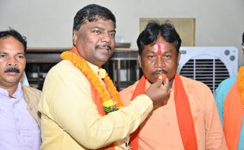 बस्तर की जनता नरेंद्र मोदी जी के साथ, भाजपा ने काँग्रेस को उखाड़ फेंका