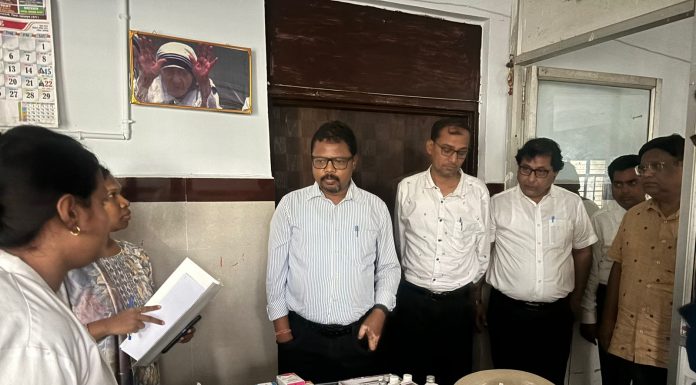 अपर मुख्य सचिव श्री पिंगुआ ने स्वास्थ्य केन्द्रों, ड्रग वेयर हाउस एवं ग्रामों का किया आकस्मिक निरीक्षण