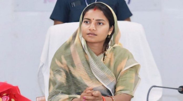 नया ट्रांसफार्मर लगने से जगमगाया रमेशपुर : ग्रामीणों में छाई खुशी की लहर