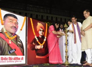 शिक्षा से दूर होता है जीवन का अंधकार : केन्द्रीय मंत्री तोखन साहू