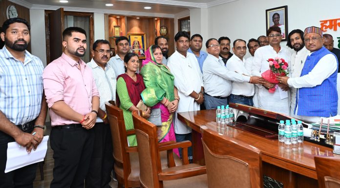 मुख्यमंत्री साय से जिला सतनामी सेवा समिति के प्रतिनिधि मंडल ने की सौजन्य मुलाक़ात