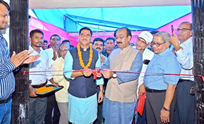 Deputy Chief Minister Arun Saw and Union Minister of State Tokhan Sahu inaugurated the Siyan Sadan building