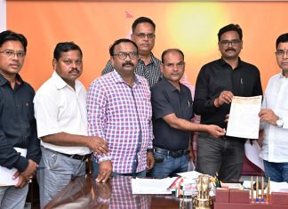 मुख्यमंत्री की पहल पर पटवारियों की हड़ताल समाप्त , राजस्व मंत्री टंकराम वर्मा और राजस्व सचिव चंपावत तथा राजस्व पटवारी संघ के बीच हुई बैठक